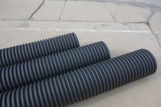 Προσαρμοσμένο πάχος HDPE διπλού τοιχώματος κυματοειδής σωλήνας με υψηλή αντοχή στη σύσφιξη
