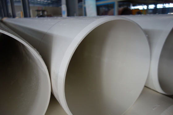 Ελαφρύ εύκολο στην εγκατάσταση PVC σωλήνα παροχής νερού υψηλή αντοχή σε έλξη για το έργο