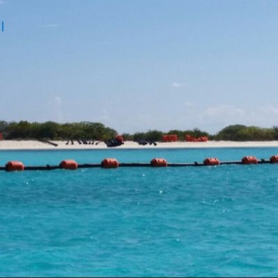 Η παραγωγή εξάντλησης σωλήνων UHMWPE ομαλής επιφάνειας με μπουλόνια και νάτσες περιλαμβάνει πιστοποίηση ISO9001